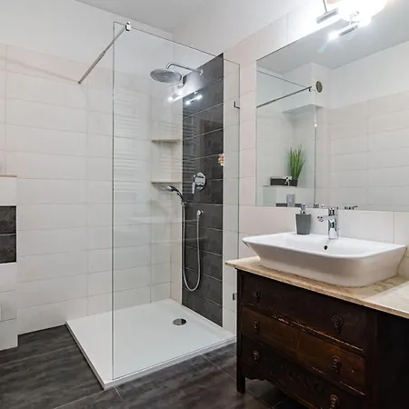 Garden Paryski Apartment Olsztyn (Warmian-Masurian)