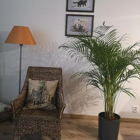 Garden Paryski Apartment *